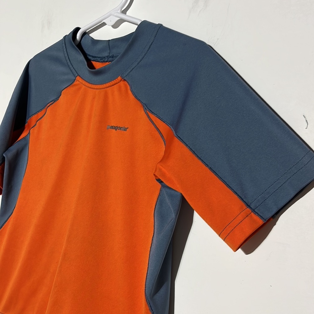 Patagonia Boy’s Orange Grey Performance Tee Shirt Size XXS - Picture 2 of 4